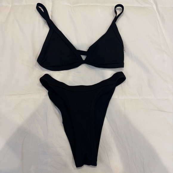 Black Ribbed Bikini Set - Picture 2 of 4